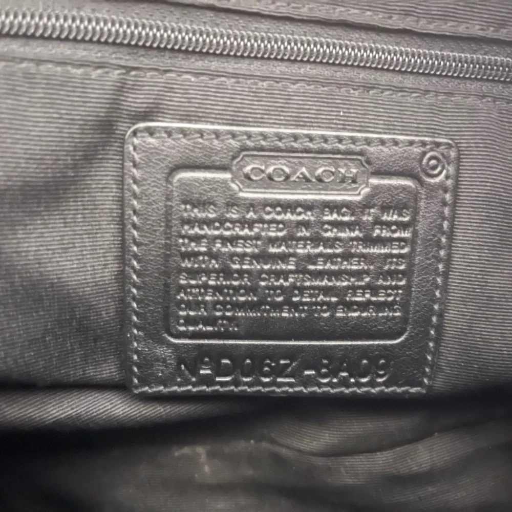 Coach Y2K Vintage Bag with silver hardware - Picture 7 of 8